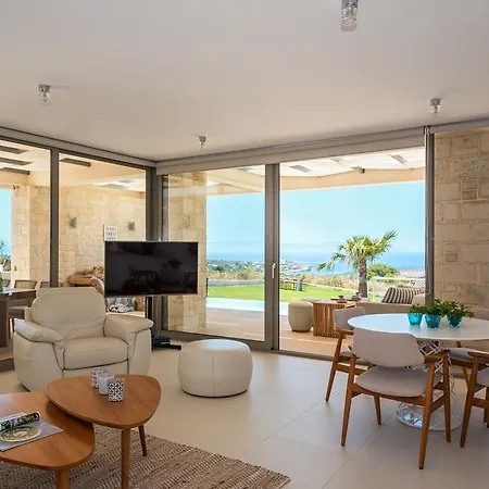 Villa Elias